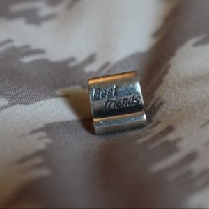 Best friends Pandora charm